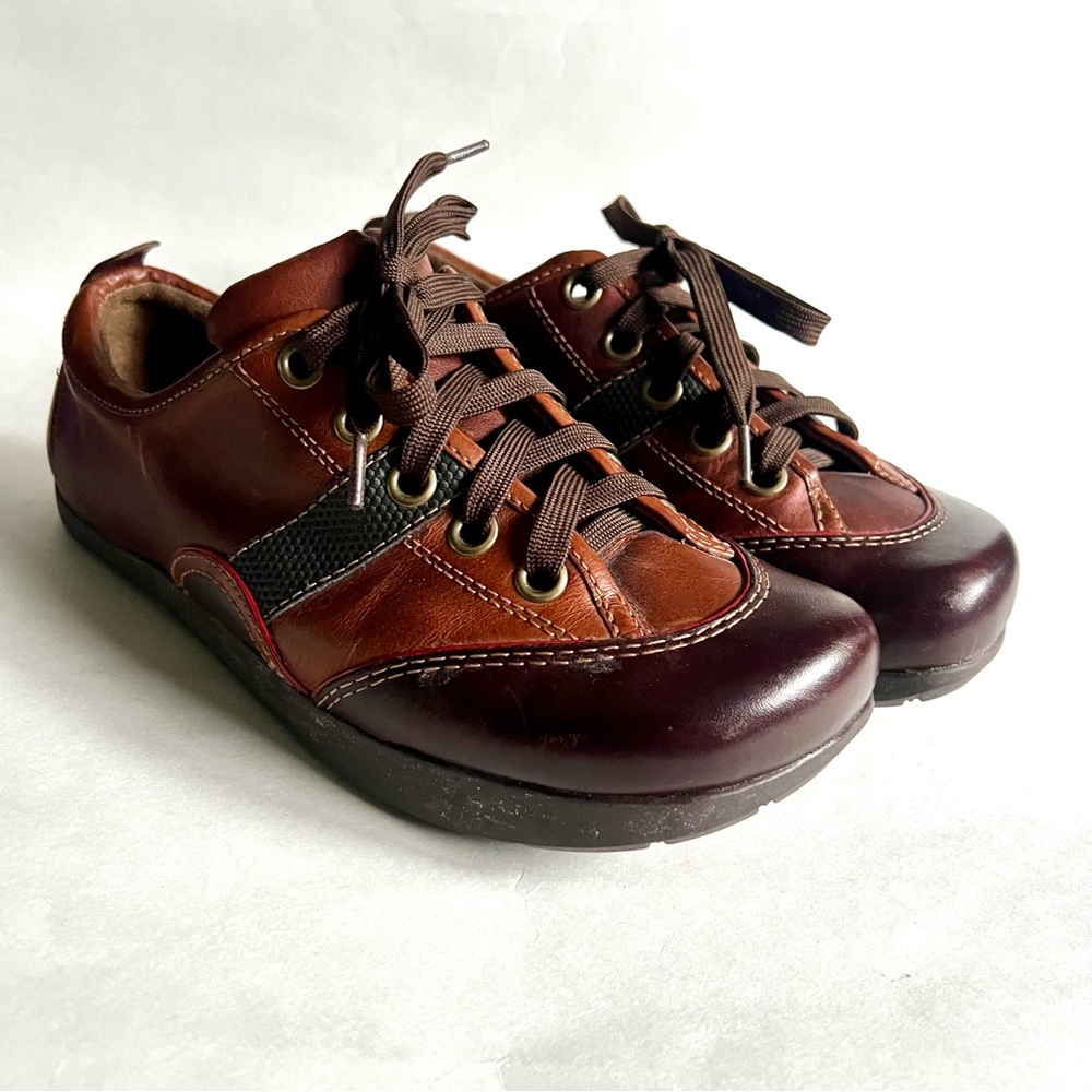 KALSO Earth Shoes. Size 8.5 B .Leather brown and red